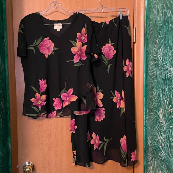 Tradition Plus 16W Pink Floral Print 2 piece Blouse and Skirt Set - Picture 2 of 10